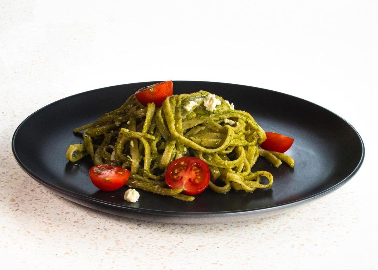 Отель Neano Escape Мангис Экстерьер фото A plate of pasta with pesto