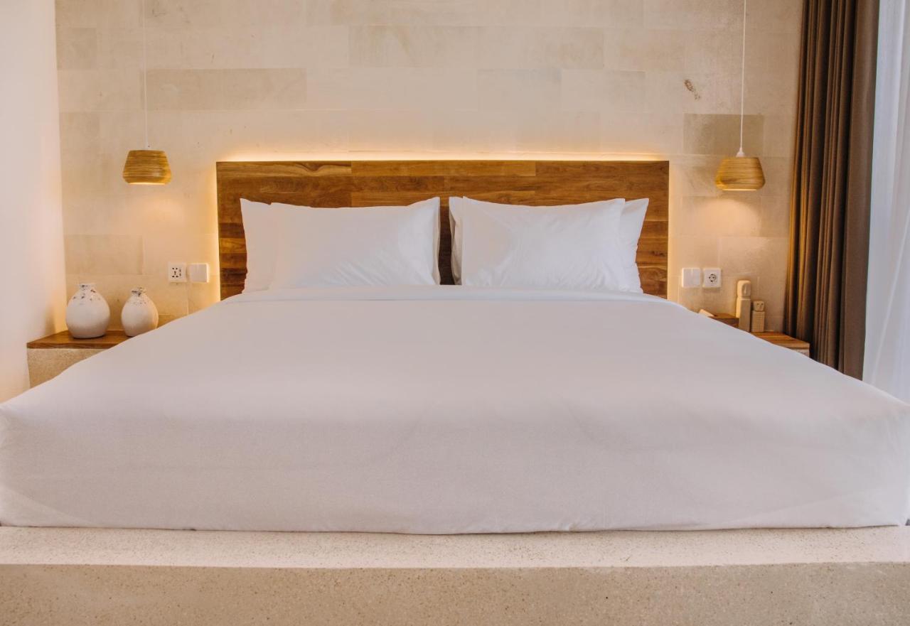 Отель Neano Escape Мангис Экстерьер фото A bed with a mattress and a bed frame