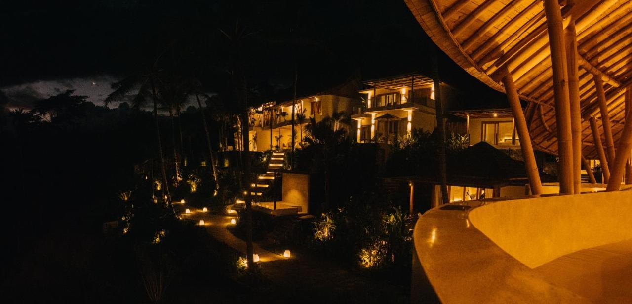 Отель Neano Escape Мангис Экстерьер фото The resort at night
